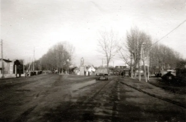 Замок, центр, дитяча залізниця: Луцьк на фото 1955 року