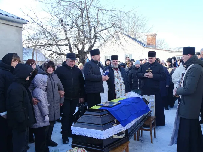 На Волині попрощались з Героєм Романом Махнюком (фото)