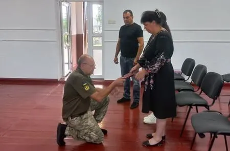 Сім'ї загиблого військового з Волині вручили його посмертну нагороду (фото)