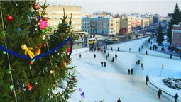 Луцький фотограф показав світлини, як святкували Новий рік 20 років тому