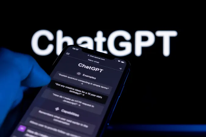 Люди скаржилися на підлабузництво: в ChatGPT скасовують останнє оновлення
