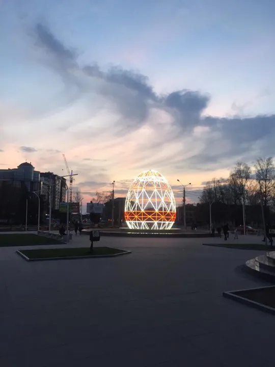 Біля «Променя» засвітили Великодню писанку (фото)