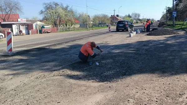 На Волині відновили ремонтні роботи на автошляху Дачне-Ківерці (фото, відео)
