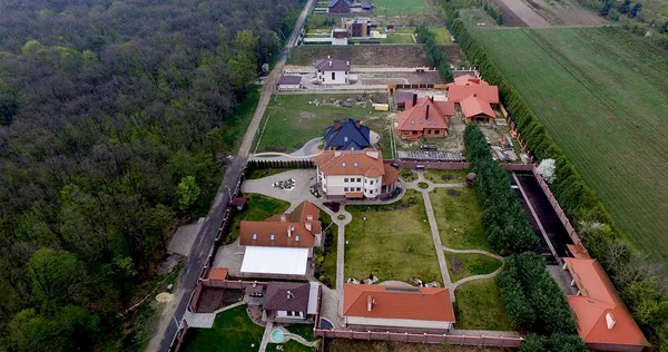 Приватний масив неподалік військового містечка. Фото видання «Четверта влада»