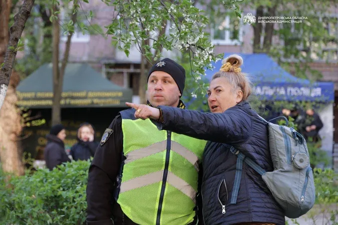 Шахед прицільно влетів у будинок: вночі ворог атакував Дніпро – є загиблі і поранені (фото)