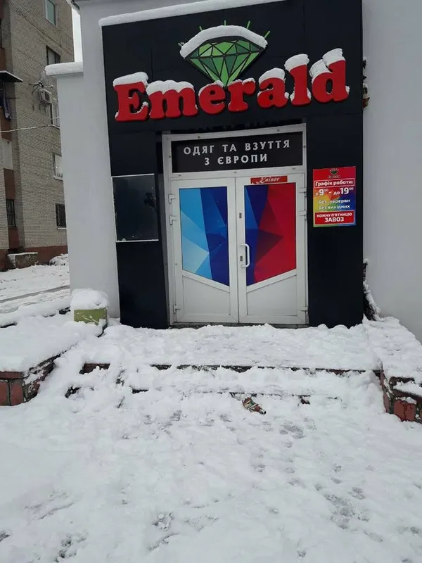Луцькі муніципали змусили підприємців взятись за лопати (фото)