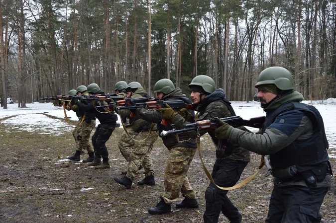 «Усі готові бити ворога»: як на Волині тренуються бійці бригади «Лють» (фото, відео)