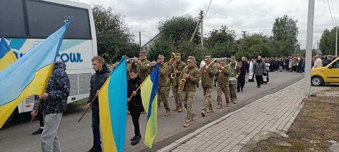 Лишилось пʼять дітей: на Волині попрощалися з Сергієм Климчуком (фото)