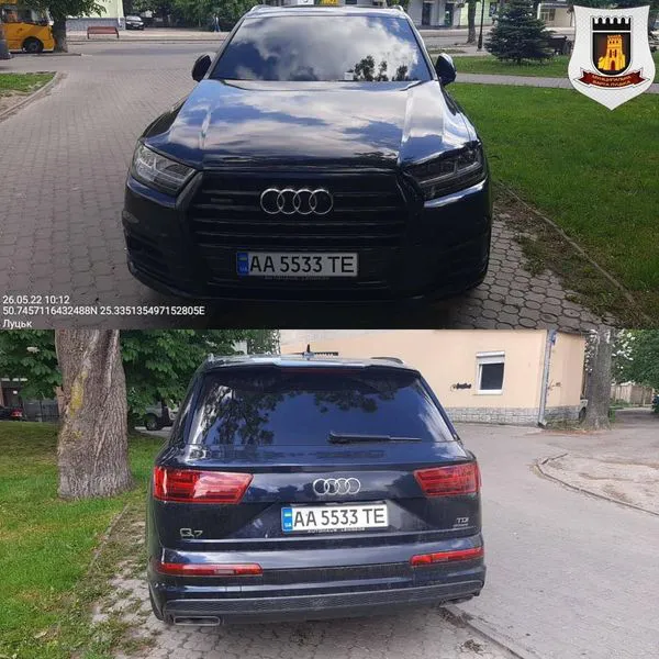 У Луцьку паркохами влаштували стоянку в сквері (фото)