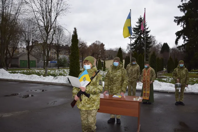 У Луцьку прикордонники-новобранці склали військову присягу (фото)