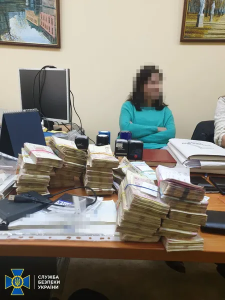 Обіг у декілька сотень мільйонів гривень: у Дніпрі викрили нелегальний конвертаційний центр