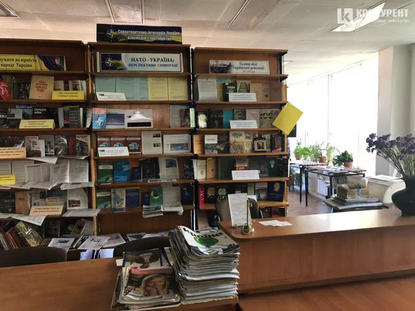 Книжки 17 століття, вражаюча фонотека, клуб бриджу: чим здивувала волинська бібліотека (ФОТО)