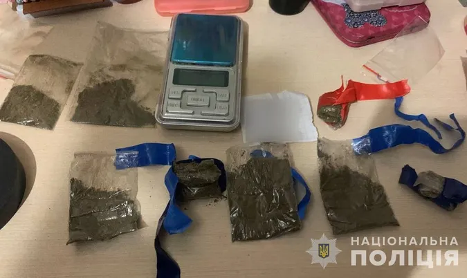 Волинські правоохоронці ліквідували «молодіжний» наркосиндикат (фото, відео)