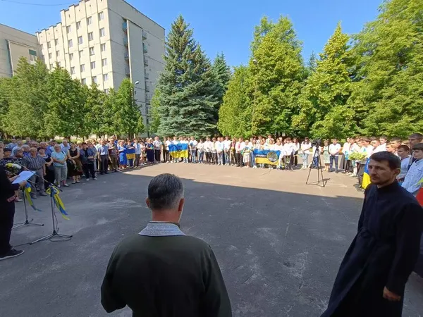 У Луцьку біля училища відкрили фотостенд пам’яті загиблих військовослужбовців (фото)