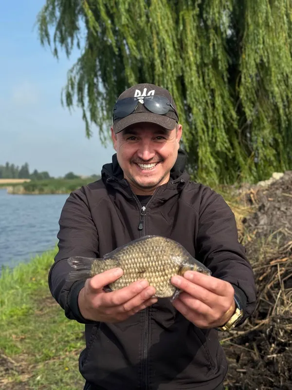 «Не зі зброєю, а з вудками в руках»: на Волині провели чемпіонат з риболовного спорту серед ветеранів (фото)