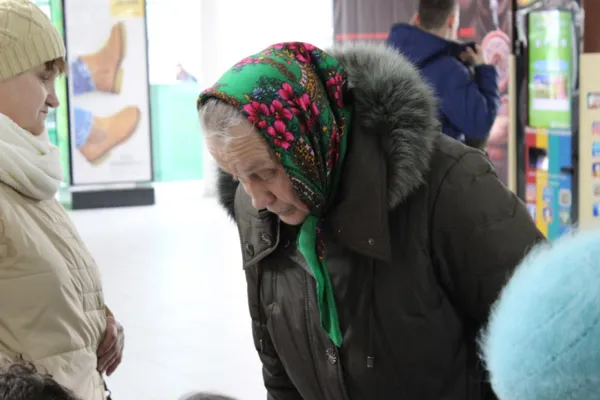 «Після »Крут« емоції переповнюють», – пенсіонерка про фільм у Луцьку (фото)