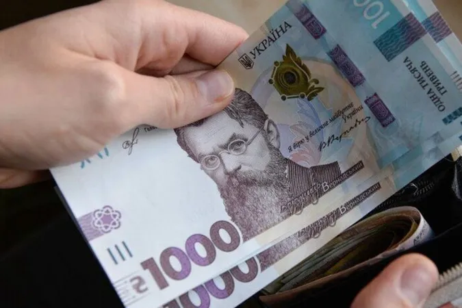 Підвищення пенсій з 1 січня 2024 року: кому і на скільки