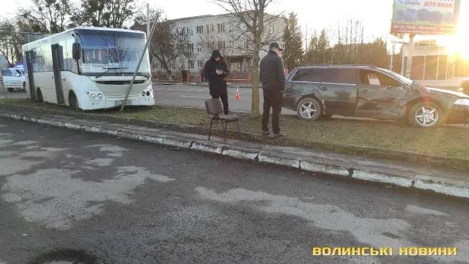 Водії були тверезі: в поліції розповіли деталі аварії за участі пасажирського автобуса