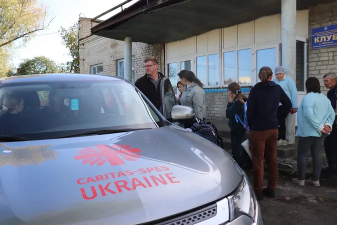 На Волині потребуючим діткам подарували шкільні набори (фото)
