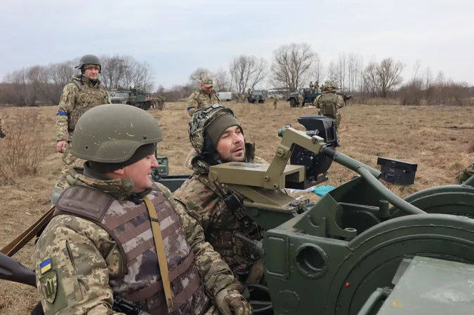 Бійці-зенітники Волинської тероборони показали, як вчаться знищувати противника (фото)
