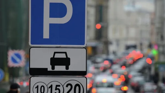 Розповіли, чому в Луцьку практично немає парковок для авто