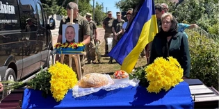 У Нововолинській громаді попрощались із 45-річним Героєм Василем Зарембою (фото)