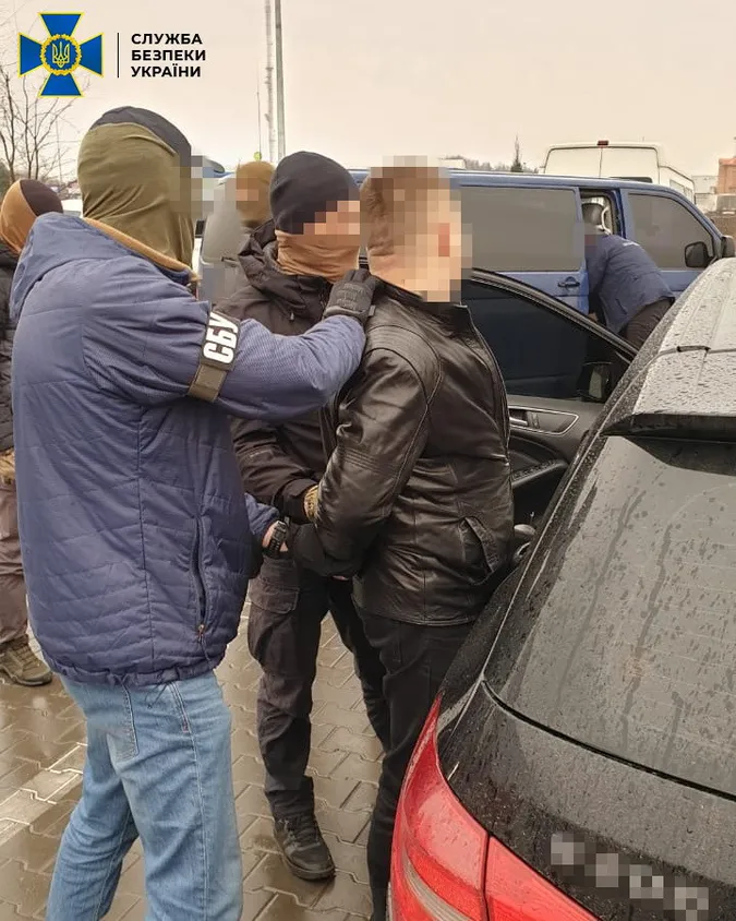 Керівника митного поста «Ковель» затримали на хабарі (фото)