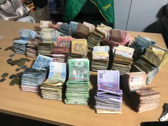 Майже 24 тисячі гривень: у Луцькому зоопарку порахували кошти зі скриньки для пожертв