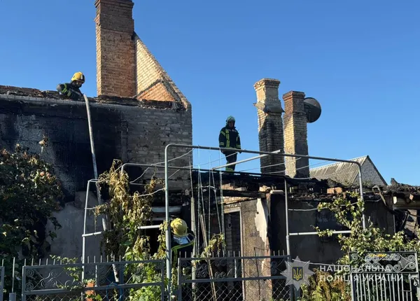 У Луцьку поліція документує пошкодження внаслідок нічної атаки росіян (фото)