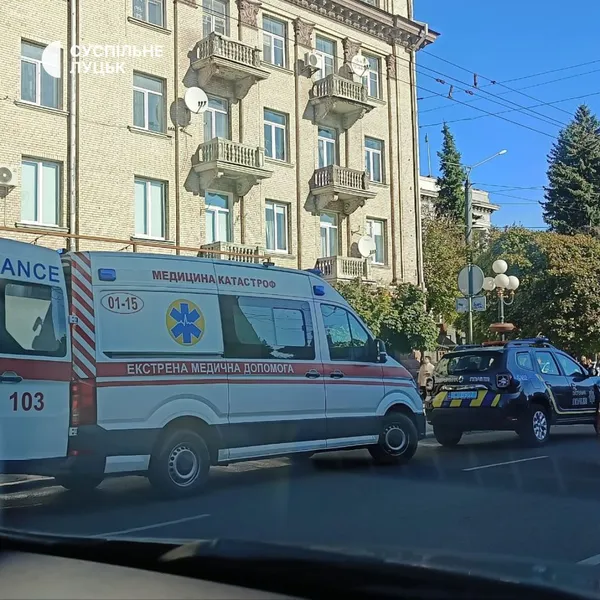 У центрі Луцька на пішохідному переході збили людину (фото)