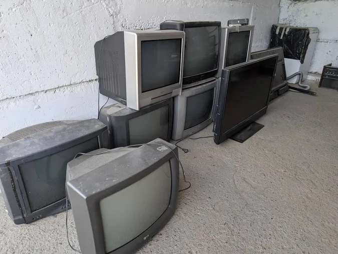 Не викидайте у смітник: куди у Луцьку здавати зламану техніку (фото)