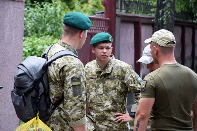На Волині звільнили у запас прикордонників-строковиків (фото)