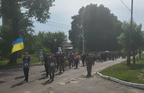 У Маневичах попрощалися з загиблим воїном Богданом Янчишиним (фото)
