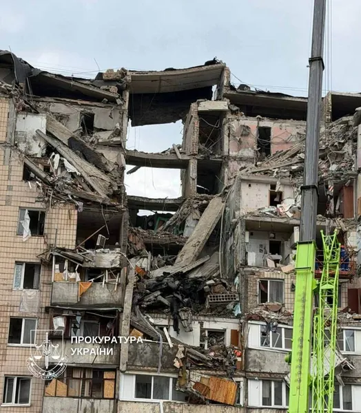 10 загиблих, 46 постраждалих: росія вчергове завдала удари по житлових будинках у Києві