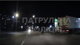 У Луцьку патрульні вночі ловили пішоходів-порушників (відео)