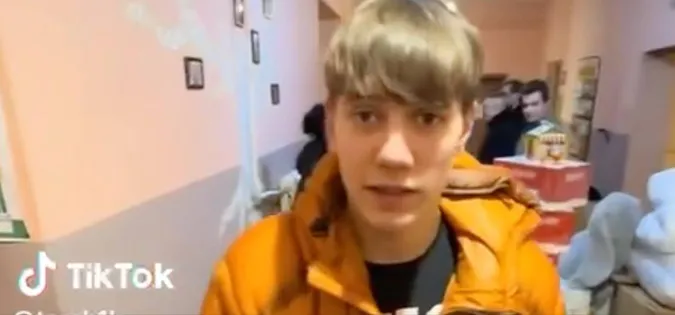 Луцький блогер після скандалу з ТЦК поїхав у дитбудинок (відео)