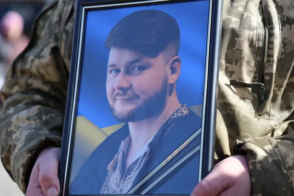 У Луцьку провели в останню дорогу двох Героїв, Євгенія Філяса та Тараса Медведчука (фото)