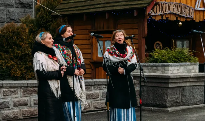 Біля головного корпусу ВНУ урочисто відкрили різдвяну шопку (фото)