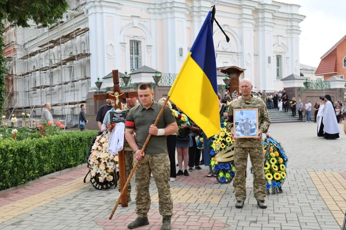 У Луцьку попрощалися із захисником України та волонтером Ігорем Приступою (фото)
