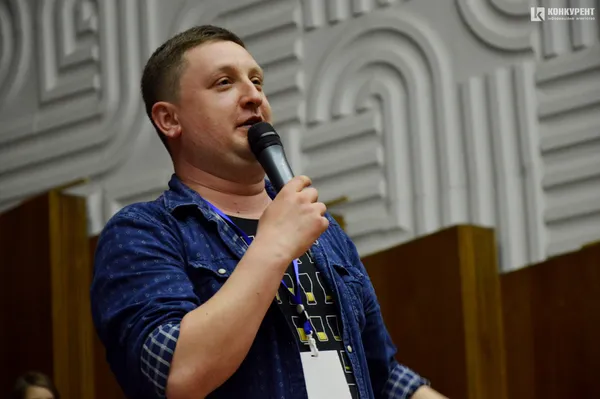 Хірунья, львівська гопота та стриптиз від мами: у Луцьку відбулася студентська «Ліга сміху» (фото)