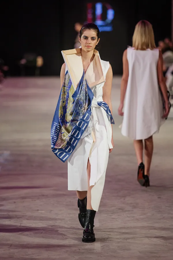 Луцька дизайнерка презентувала на Lviv Fashion Week свої сукні й хустки (фото)