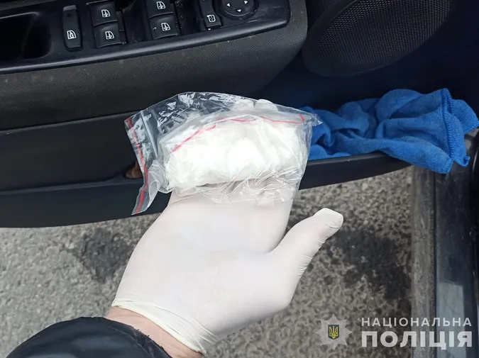 В автівці 24-річного волинянина знайшли велику кількість амфетаміну (фото)