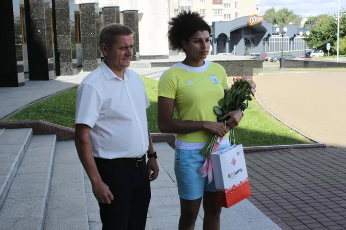 У Луцьку зустріли спортсменку, яка повернулася з Олімпіади у Токіо (фото)