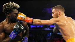 Український боксер Ломаченко переміг Коммі та завоював пояс WBO (фото)