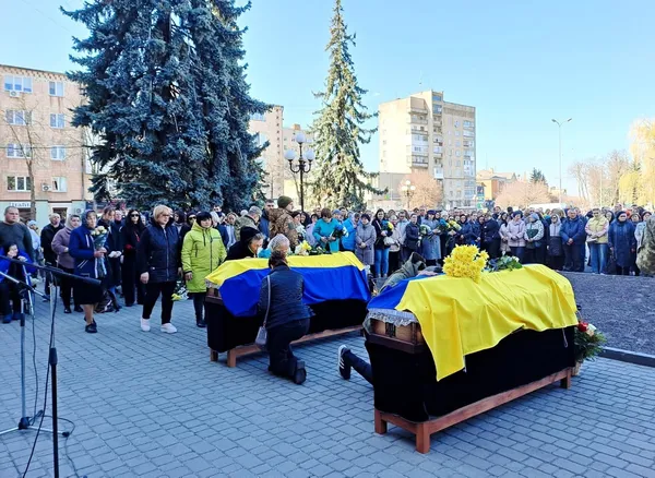 На Ковельщині попрощалися із молодими воїнами – Сергієм Левчуком та Михайлом Мончуком (фото)