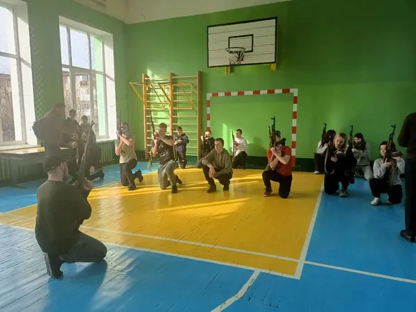 Дрони, рації, такмед: для луцьких школярів влаштували вишкіл (відео)