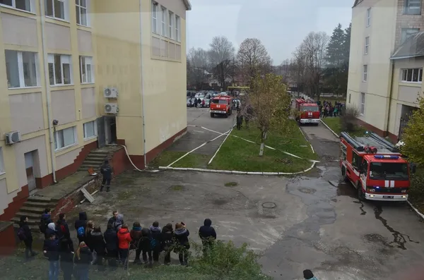 Пожежники евакуювали студентів луцького «політеху» (фото)