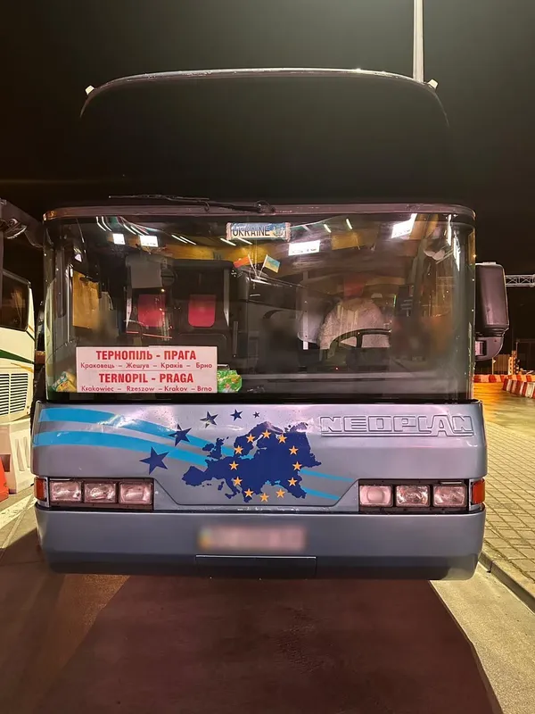 Мінялися місцями: на кордоні з Польщею водії та пасажир влаштували квест прикордонникам (фото)
