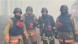 Обстріл – загоряння – виїзд: як рятувальники з Волині працюють на Донеччині (фото)