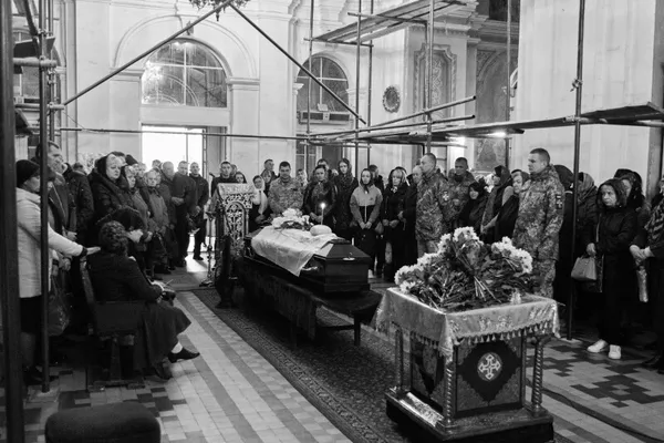 У Луцьку провели в останню дорогу загиблого Героя Юрія Сапожника (фото)